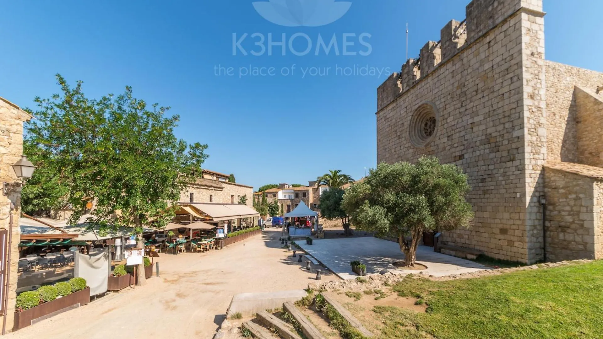 Beautiful Villa Near Montgri Natural Park L'Escala