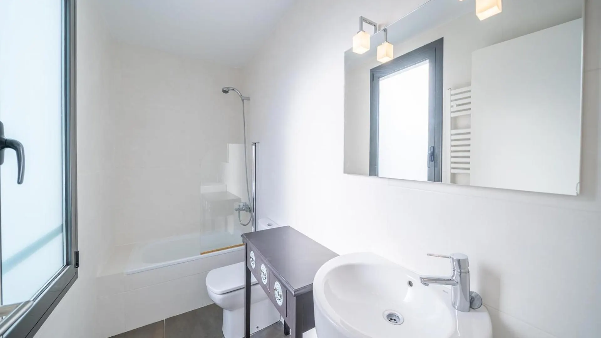Beautiful Villa Near Montgri Natural Park L'Escala